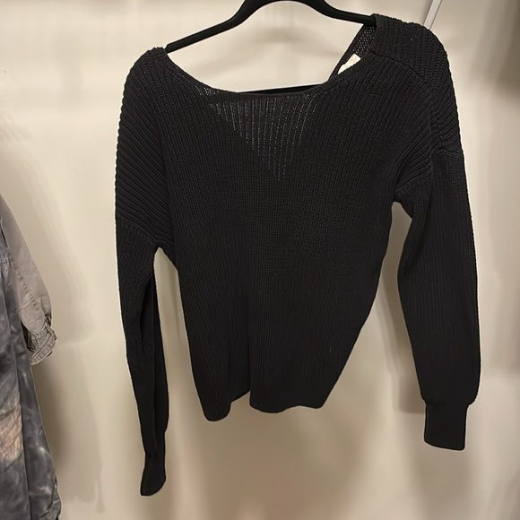 Loft twist back sweater- black - Picture 4 of 7